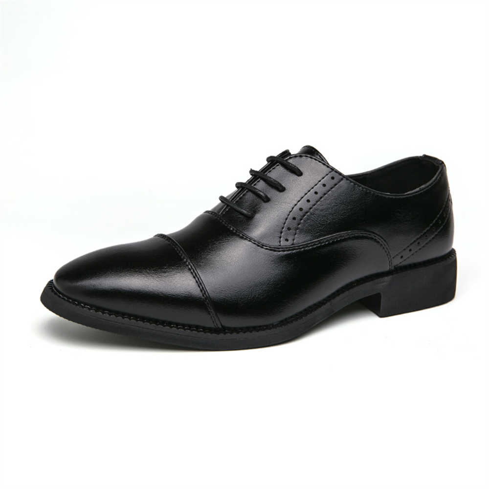 Number 44 Semi-formal Running  - Men Formal Wear With Sneakers recensie en prijs